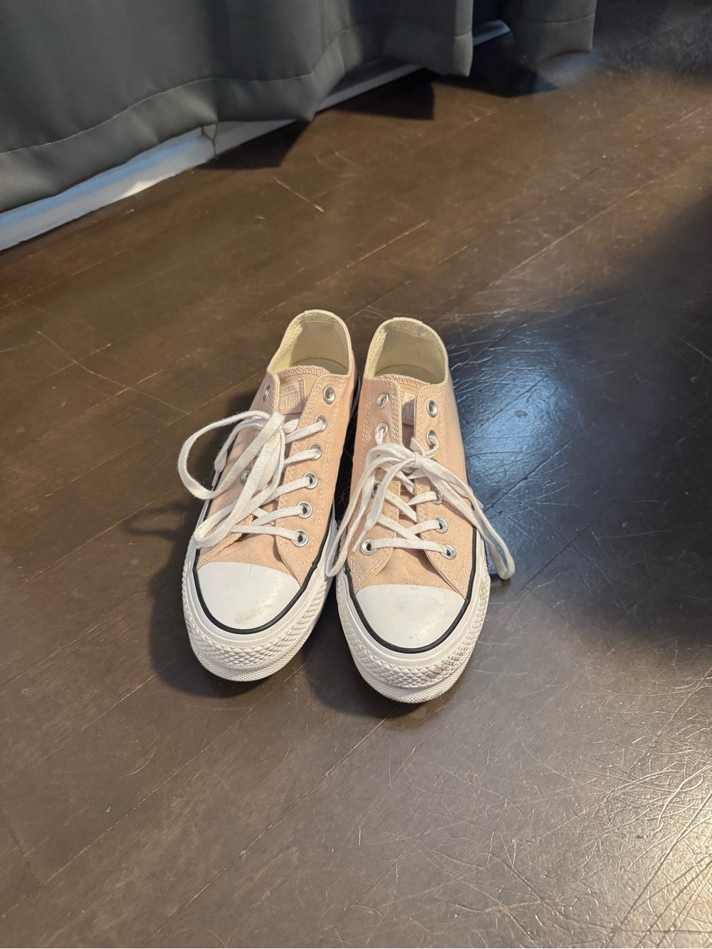 WILL CLEAN Converse Low Top Sneakers in Light Pink and White